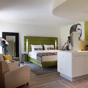 https://hotel-indigo-dusseldorf-victoriaplatz.dusseldorf-hotel.net
