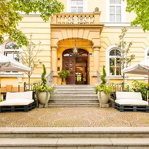 https://hotel-krone-munich.getmunichhotels.com